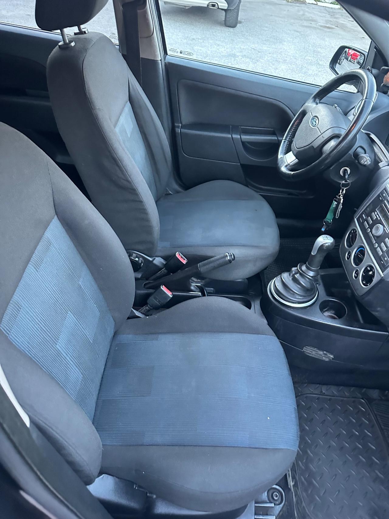 Ford Fiesta 1.4 TDCi 5p. Ghia