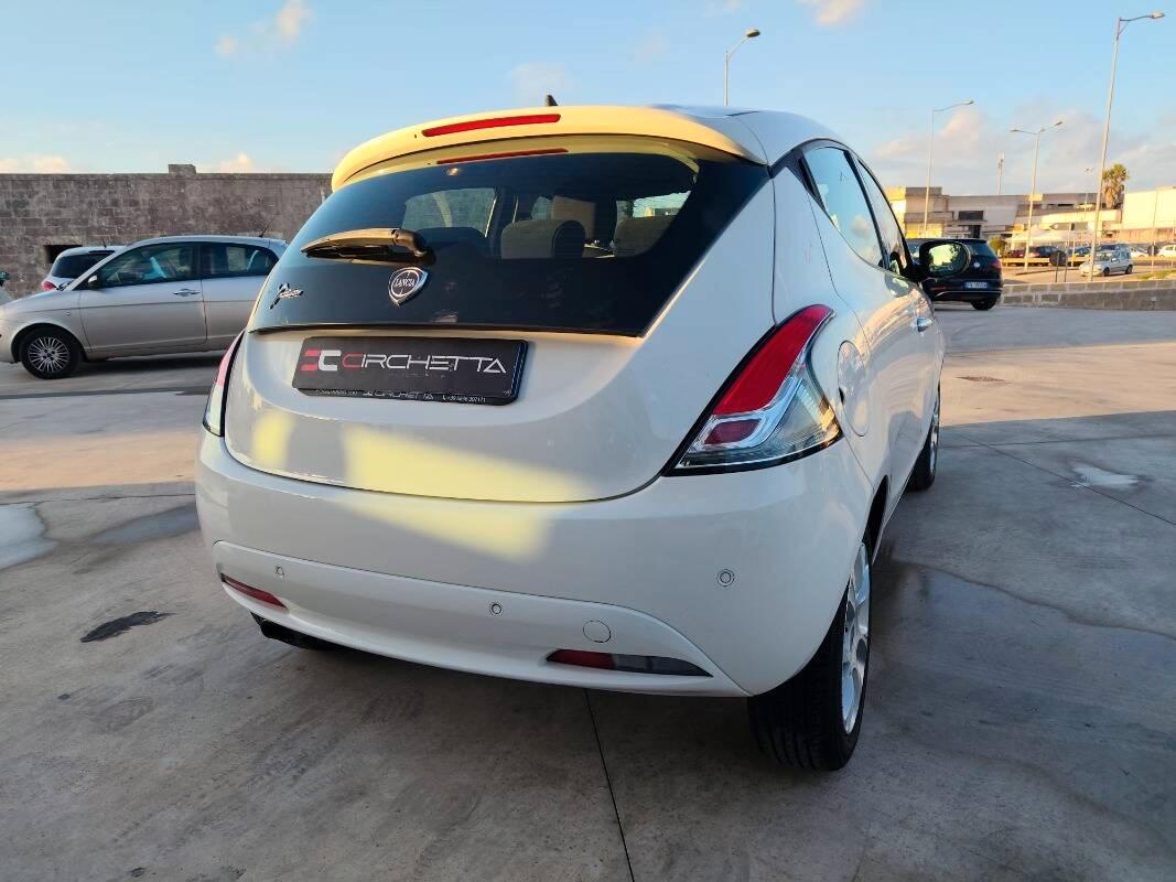 Lancia Ypsilon 1.2 Silver 69cv