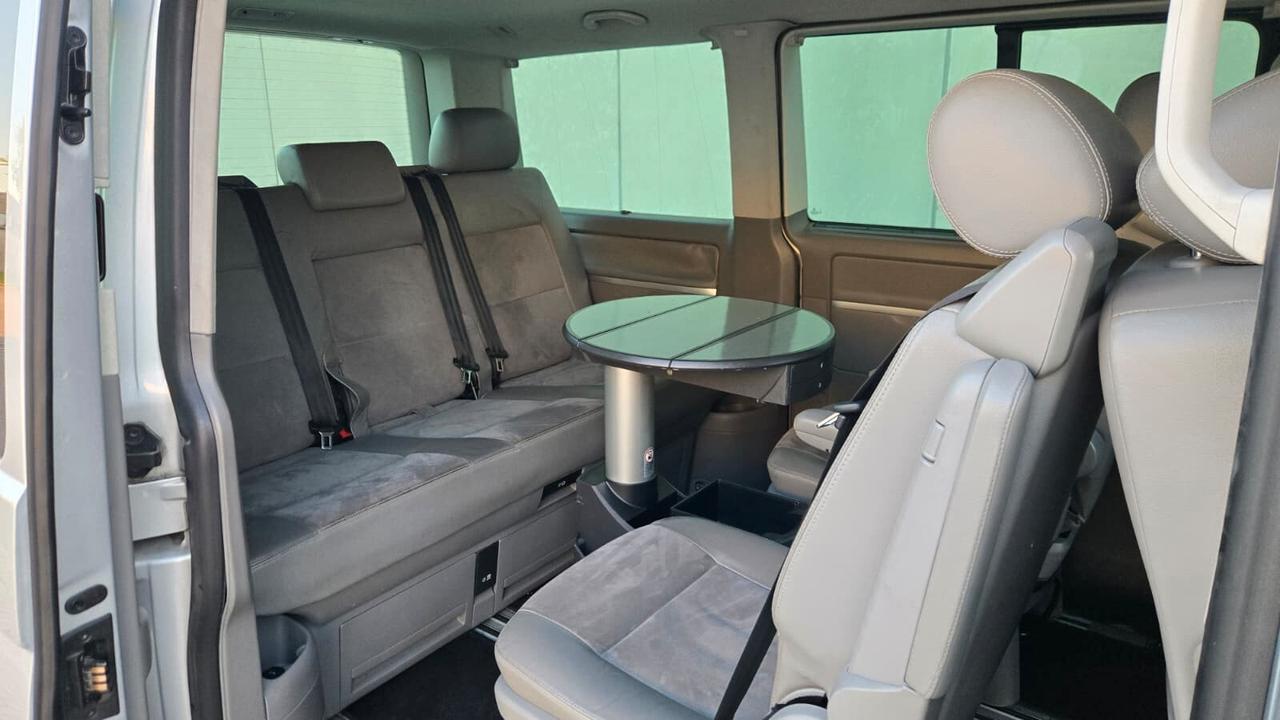 Volkswagen Transporter Caravelle 2.5 TDI/174CV 4mot. highline