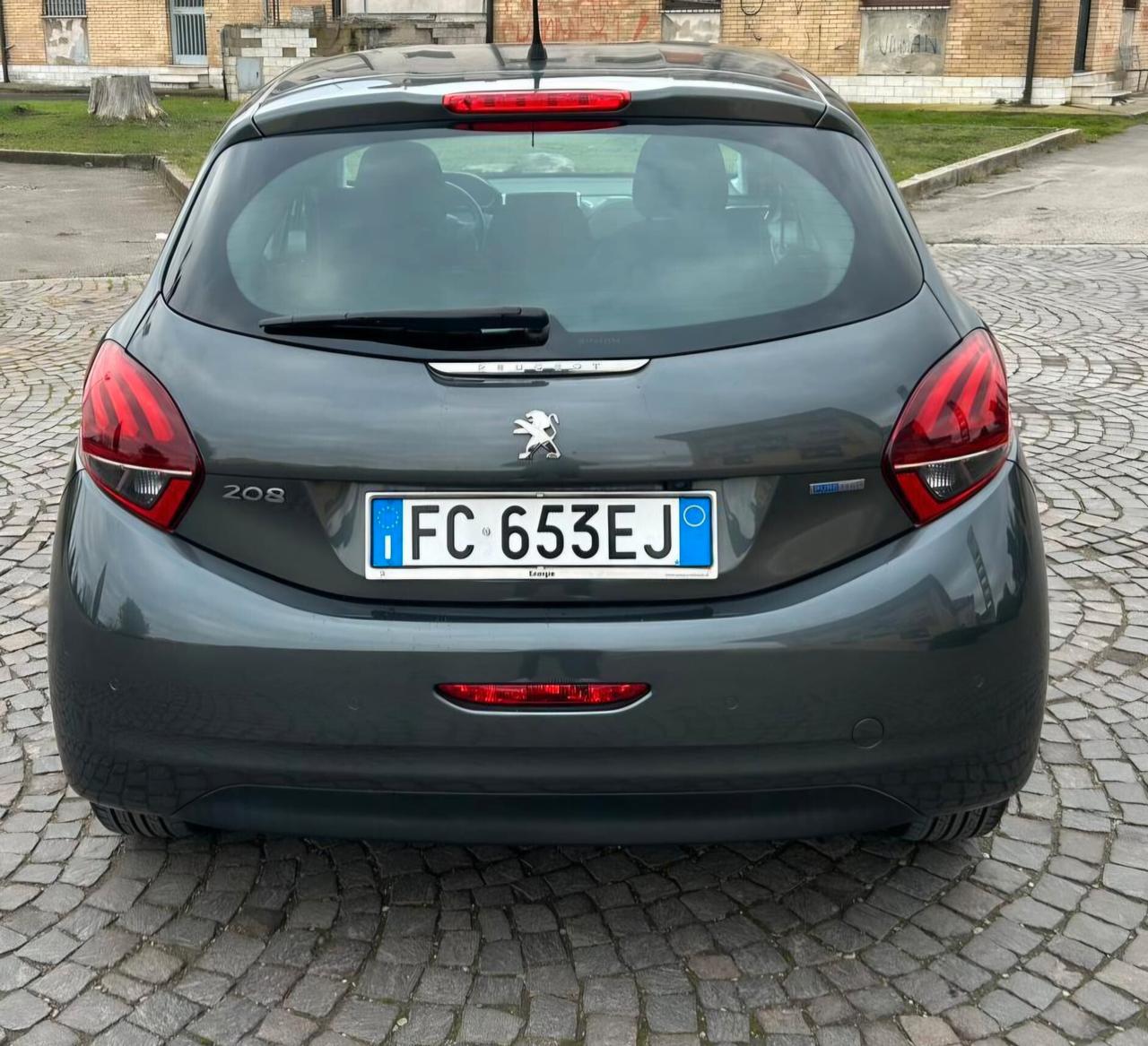 Peugeot 208 PureTech 82 5 porte Allure