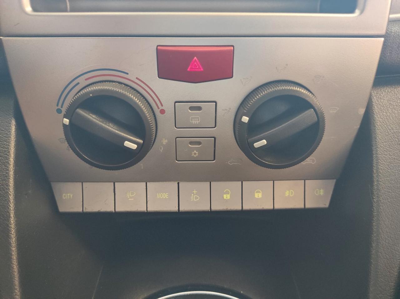Lancia Ypsilon 1.2 Oro Giallo