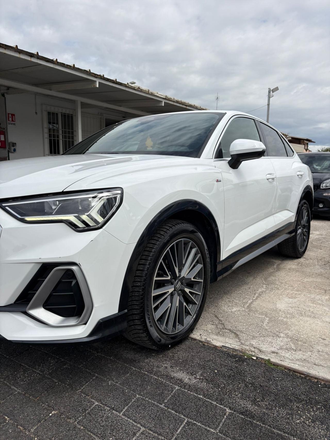 Audi Q3 35 TDI S tronic line edition