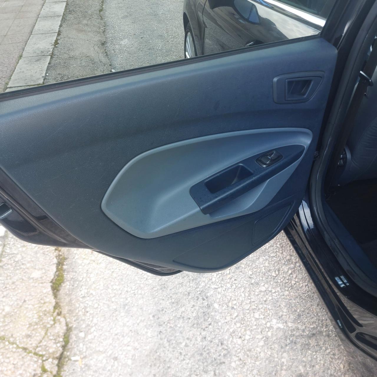 FORD FIESTA 1.6TDCI 95CV TITANIUM