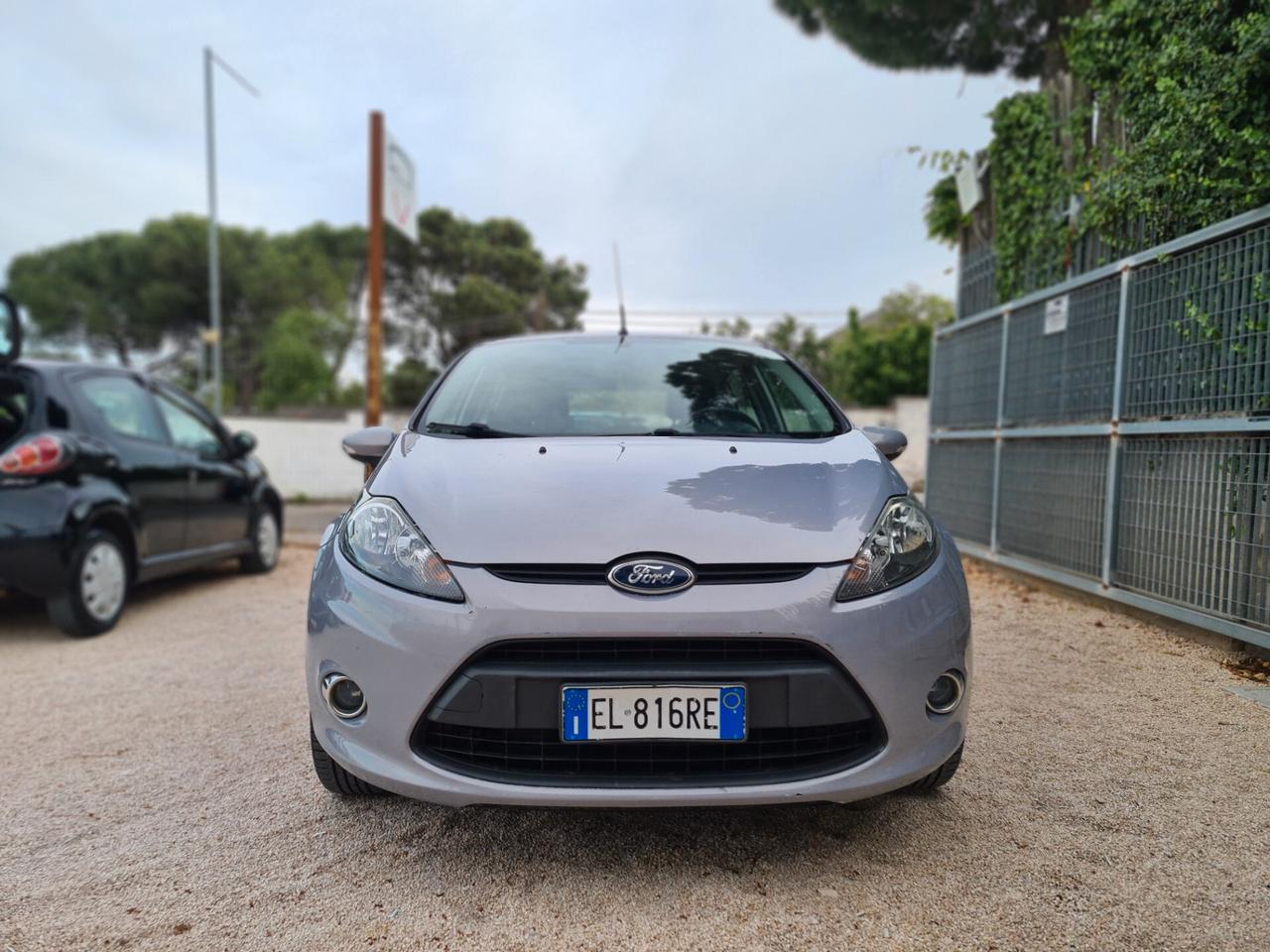 Ford Fiesta 1.4 TDCi 70CV 5 porte Titanium
