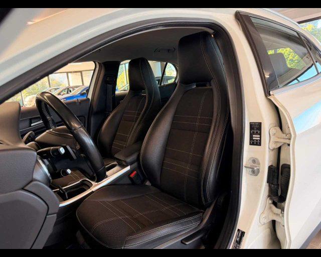 MERCEDES-BENZ GLA 180 CDI Automatic Sport