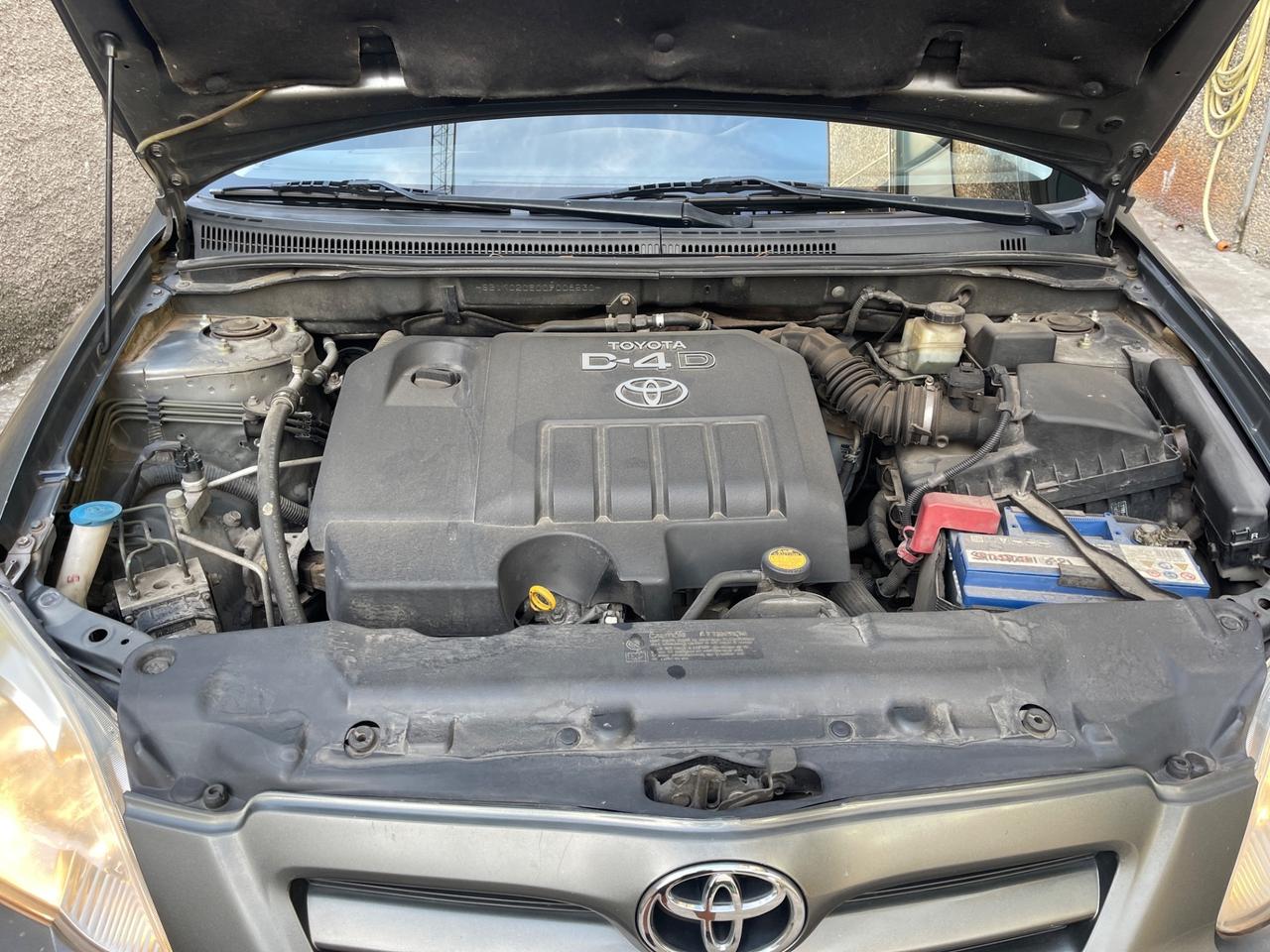 Toyota Corolla 1.4 D-4D M-MT 5p uni prop