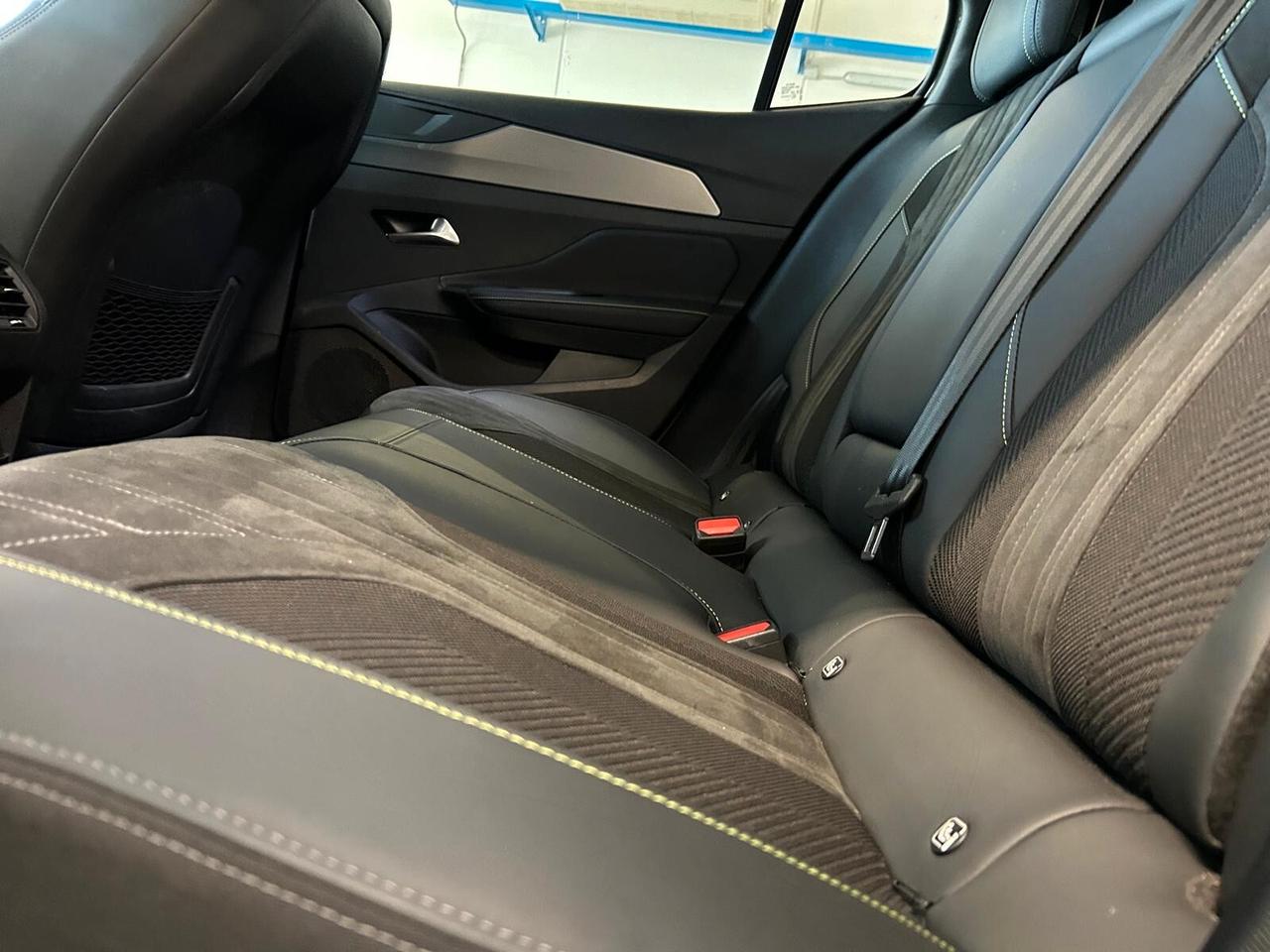 Peugeot 408 GT PureTech 130 EAT8 SPOTICAR