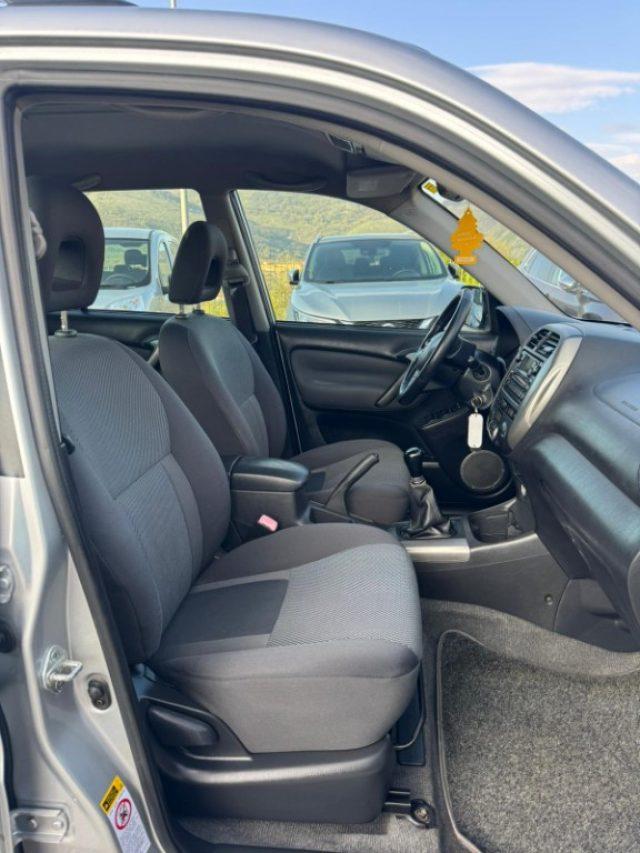 TOYOTA RAV 4 MY23 RAV4 2.0 Tdi D-4D cat 5 porte Sol