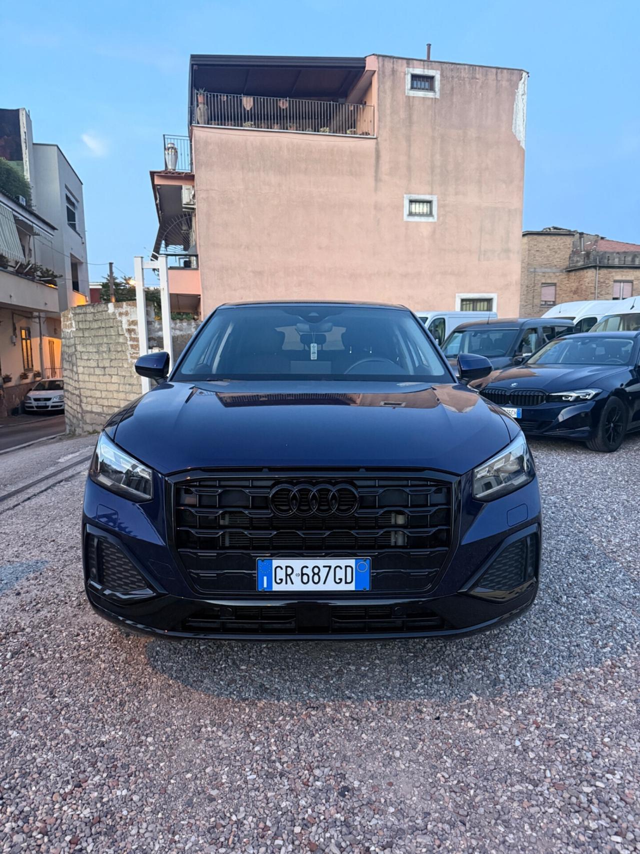 Audi Q2 35 TDI S tronic blacknight