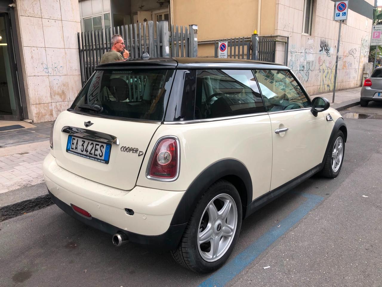 MINI Cooper D 1.6 Diesel – Cambio Automatico – Anno 2010