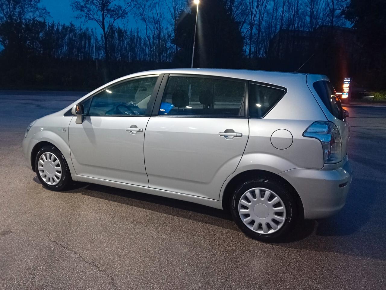 Toyota Corolla Verso 2.2 16V D-4D Sol