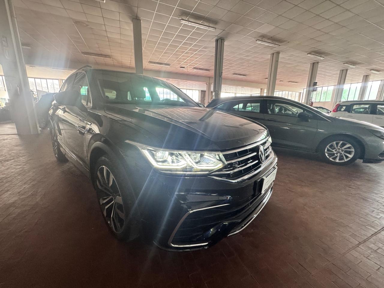 Volkswagen Tiguan 2.0 TDI 200 CV SCR DSG 4MOTION R-Line