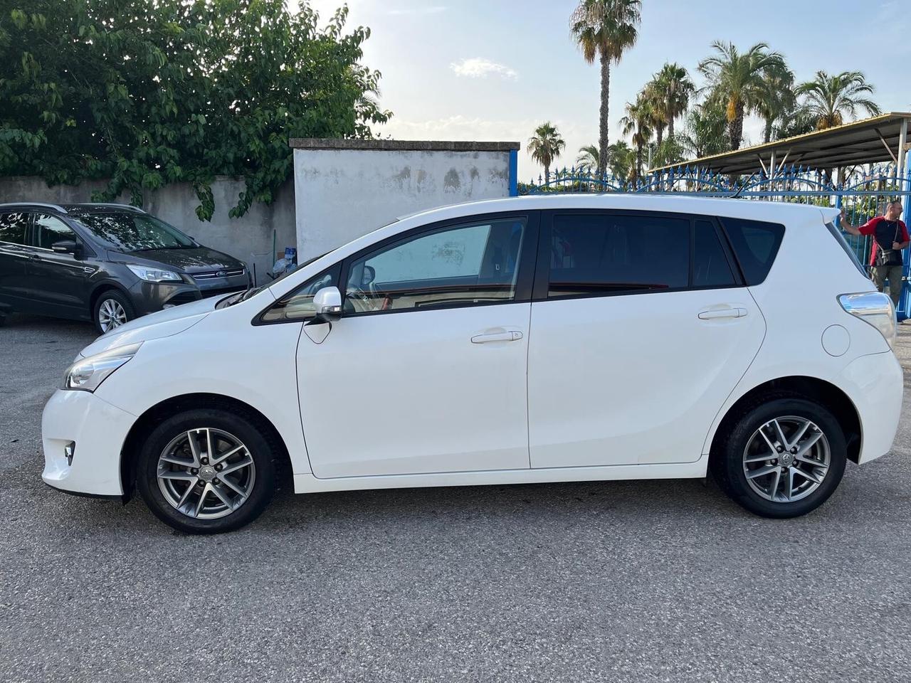 Toyota verso 1.6 D-4D- km 140000-12/2015