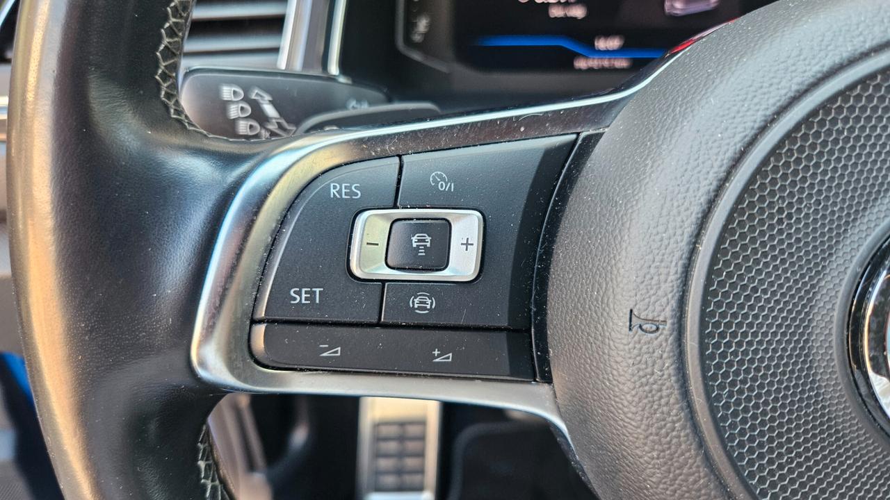 Volkswagen T-Roc 2.0 tdi 4motion dsg R-LINE ACC-CAMERA-CARPLAY-