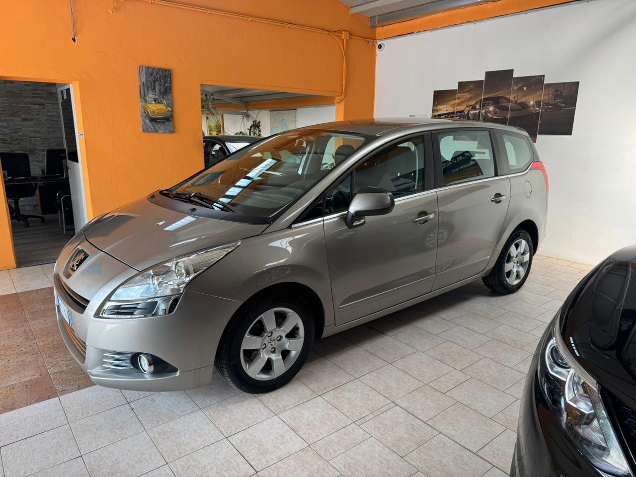 Peugeot 5008 2.0 HDi 150CV Business