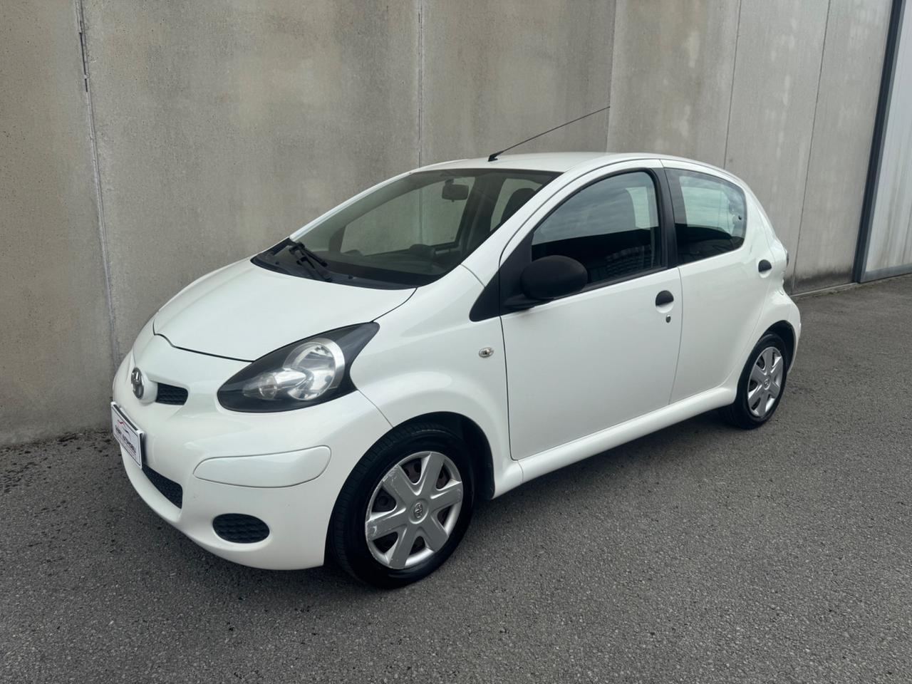 Toyota Aygo 1.0 12V VVT-i 5 porte Sol Connect OK NEOP