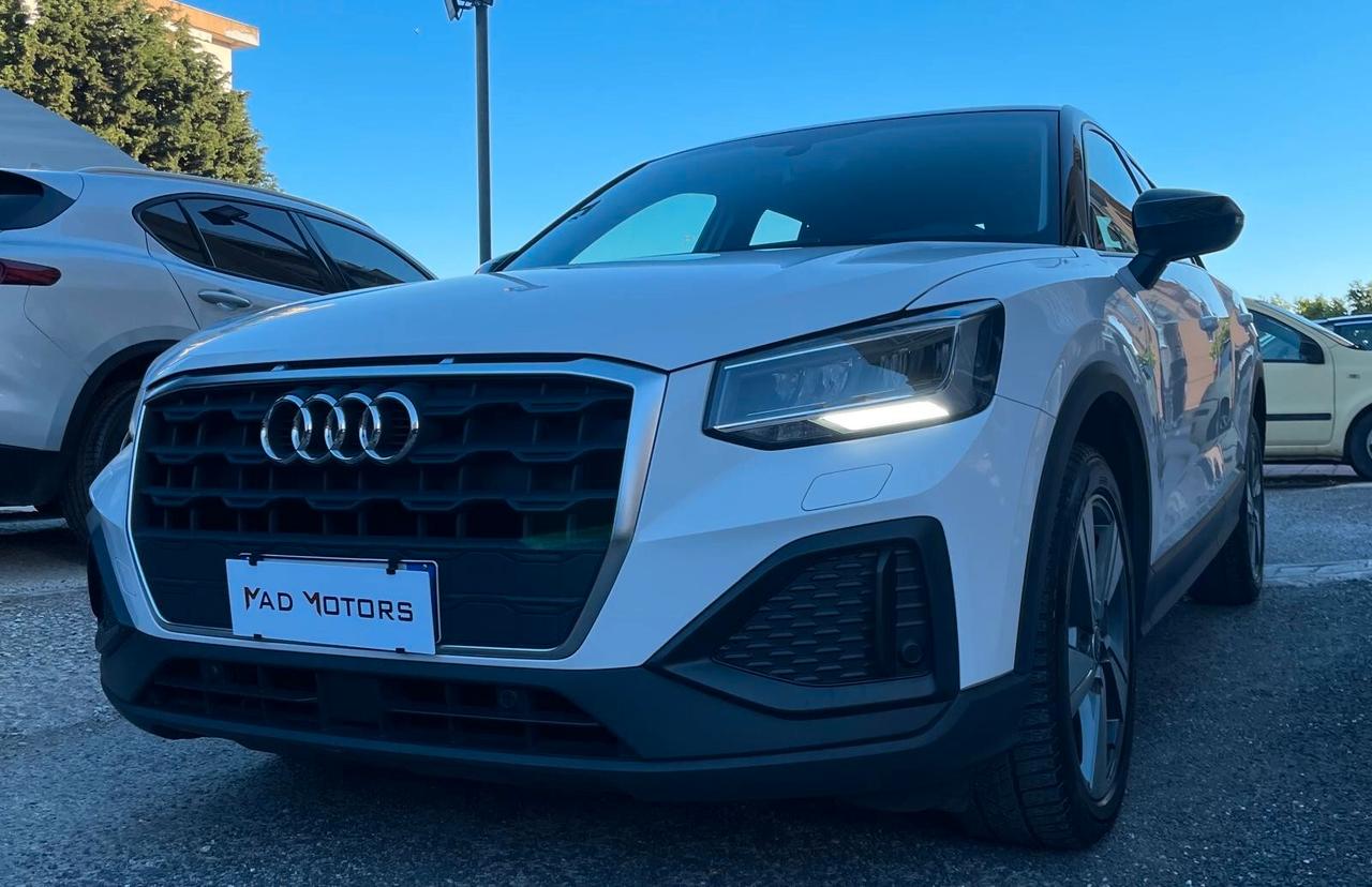 Audi Q2 30 TDI Identity Black 116Cv