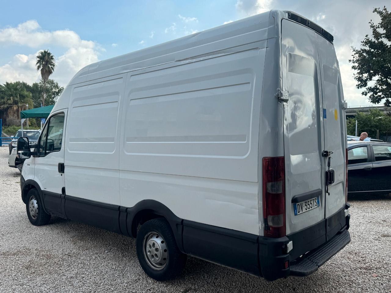 Iveco daily 35/S E4 passo medio tetto alto coibendazione ADR 2010