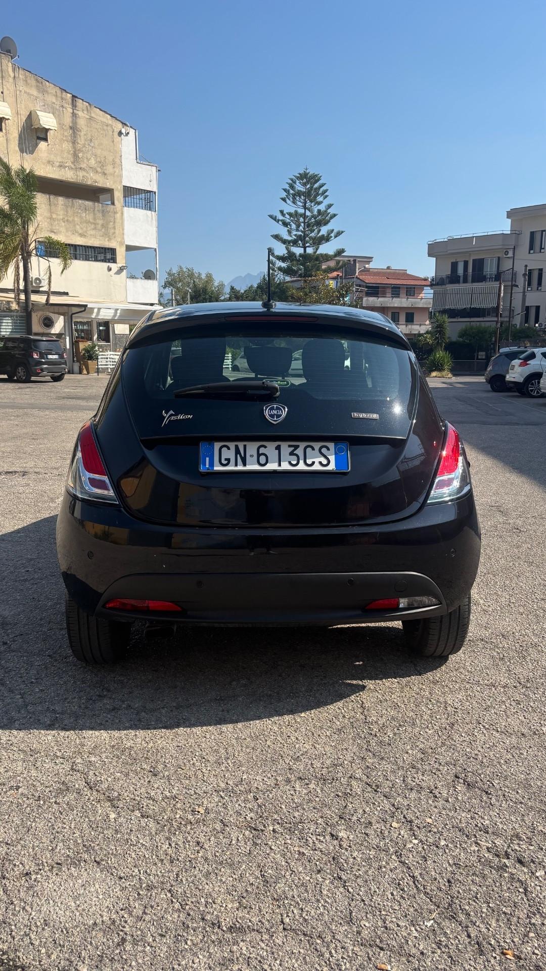 Lancia Ypsilon 1.0 FireFly 5 porte S&S Hybrid Gold Plus
