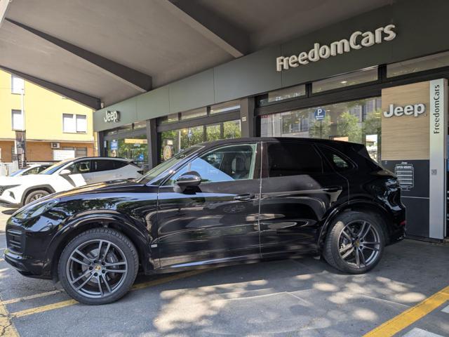 PORSCHE Cayenne 3.0 V6