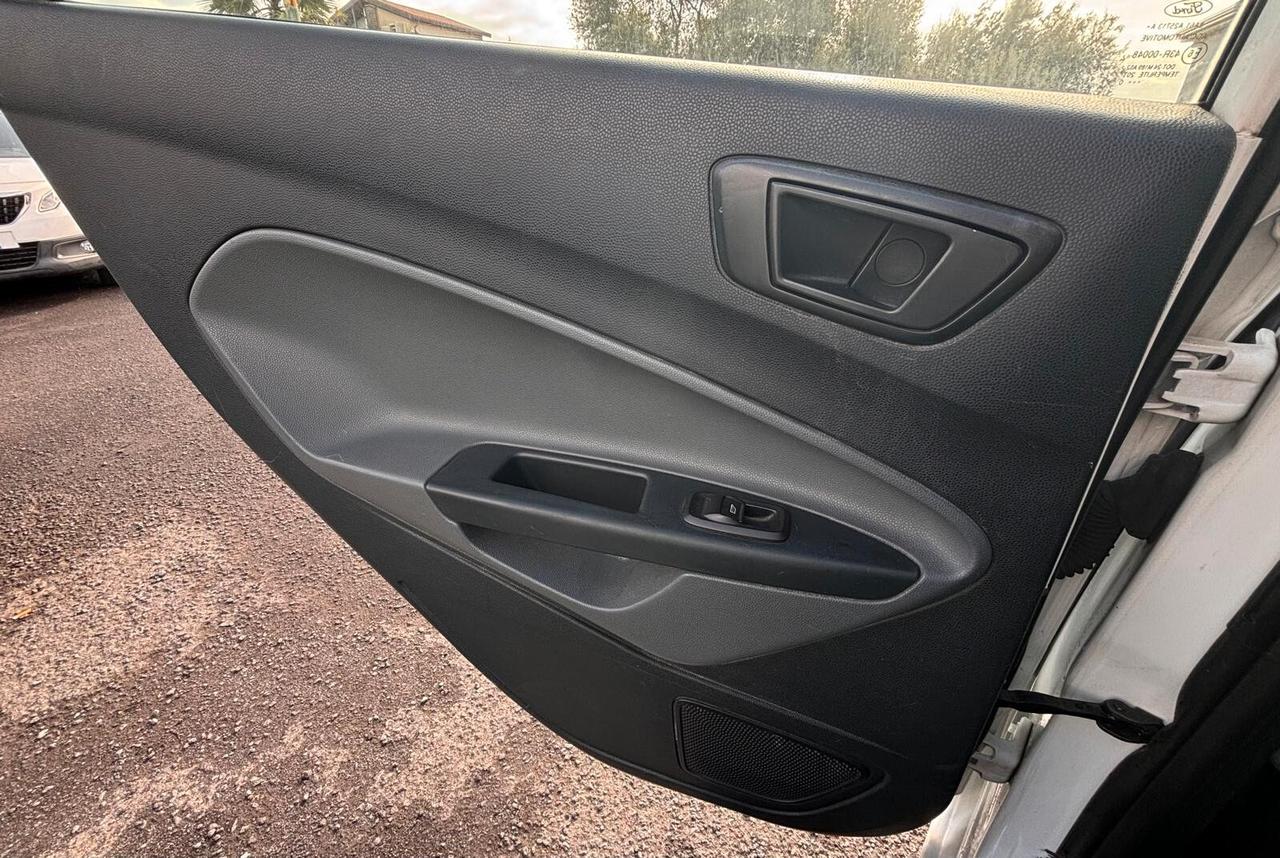 Ford Fiesta 1.6 TDCi 95 CV 5p. Titanium