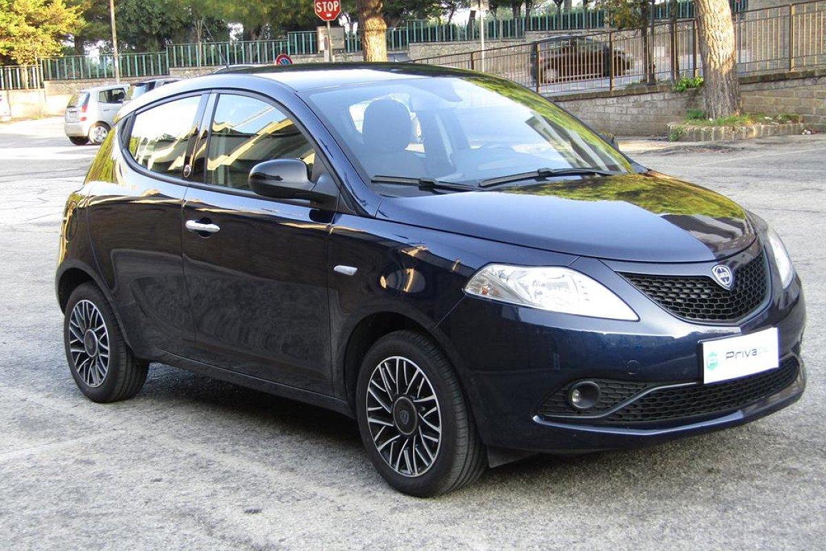 LANCIA Ypsilon 1.2 69 CV 5 porte GPL Ecochic Gold