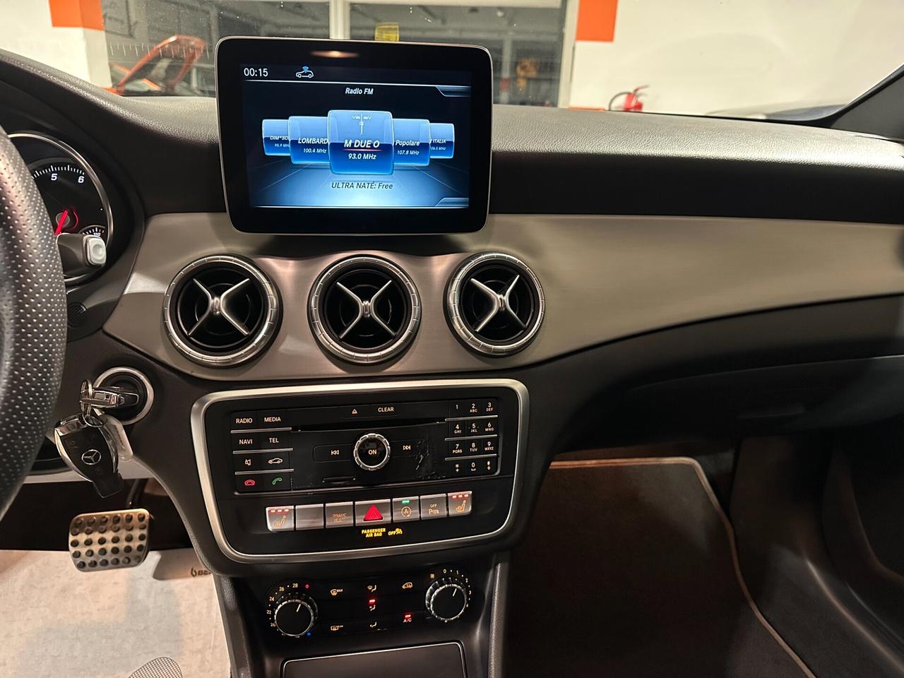 Mercedes-benz CLA 180 Premium AMG - AUTO NEOPATENTATI