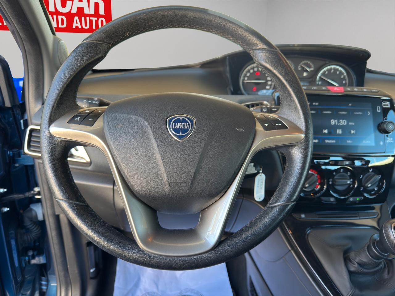 Lancia Ypsilon 1.0 FireFly 5 porte S&S Hybrid Ecochic Gold