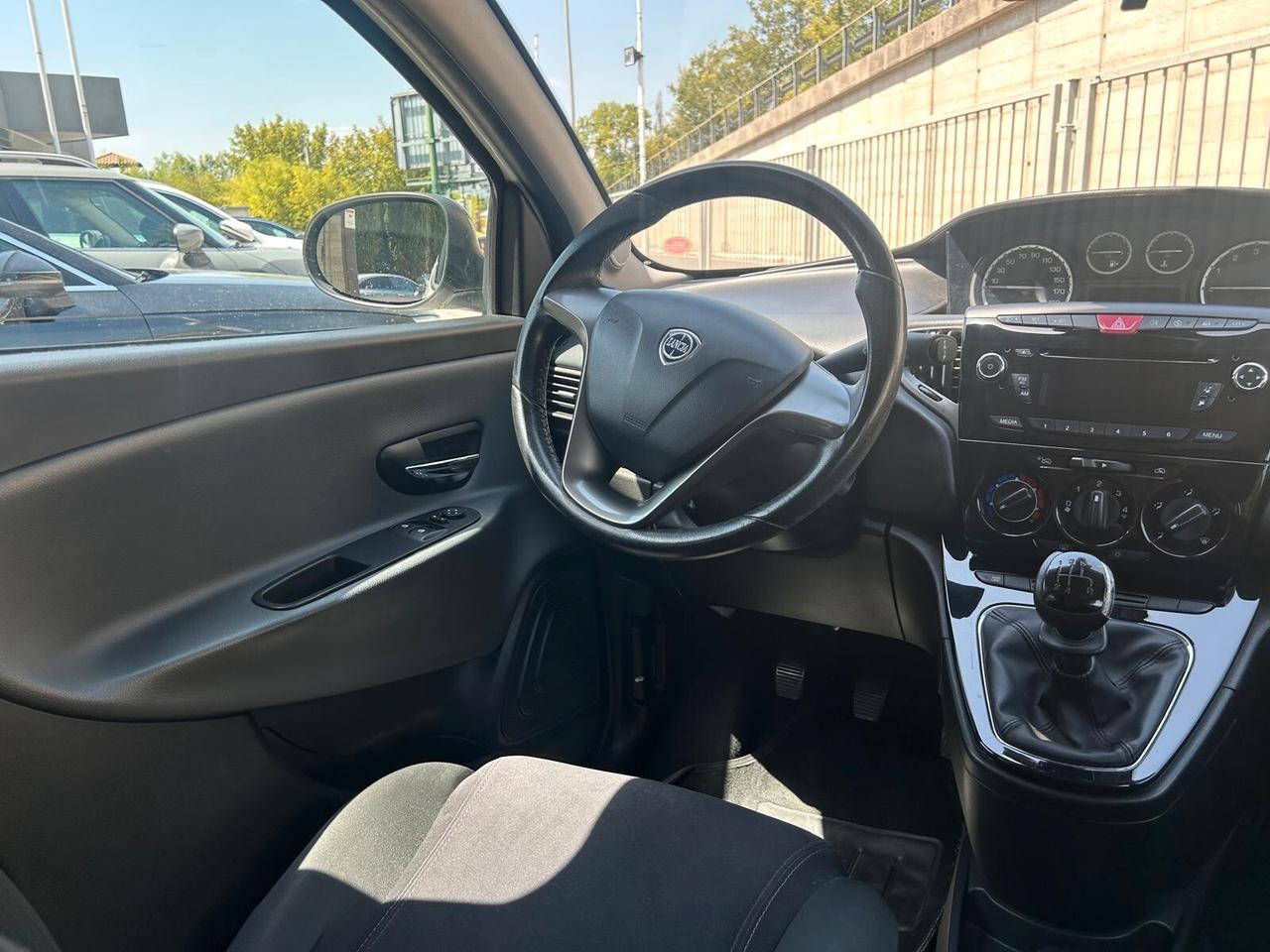 Lancia Ypsilon 1.2 69 CV 5 porte S&S Gold