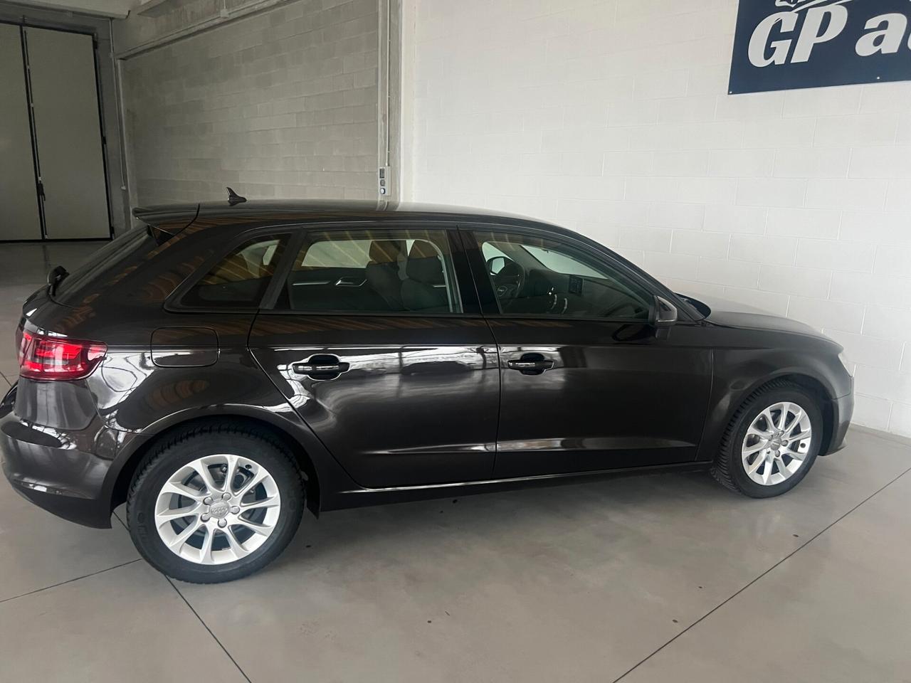 Audi A3 SPB 1.6 TDI 110cv euro 6 ok neopatentati