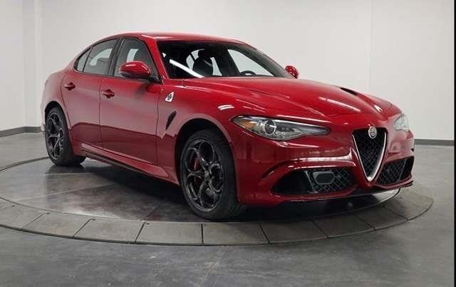 ALFA ROMEO Giulia 2.9 T V6 AT8 Quadrifoglio NOLEGGIO LUNGO TERMINE