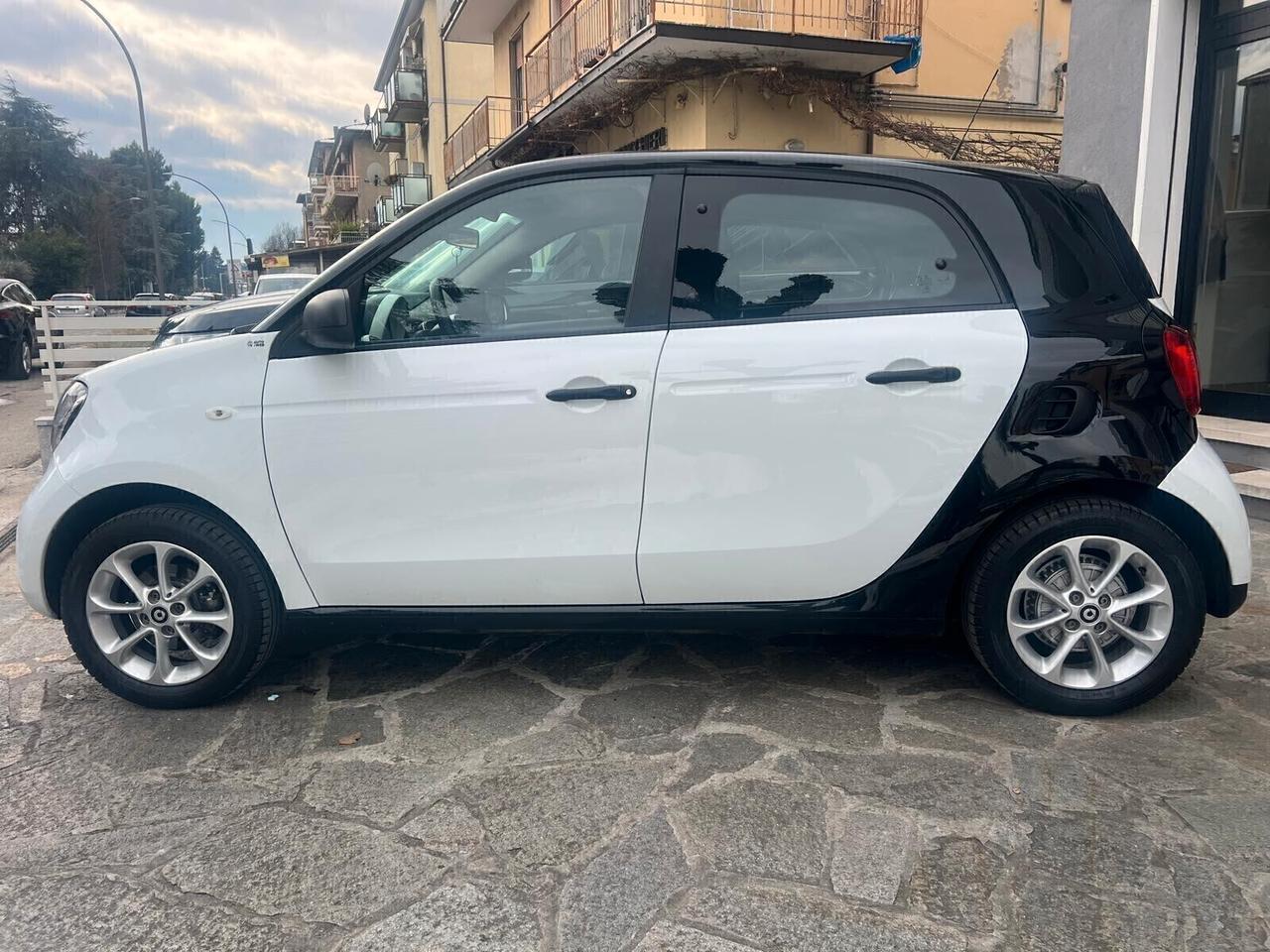 SMART FORFOUR 70 1.0 TWINAMIC PASSION AUT. NEOP.