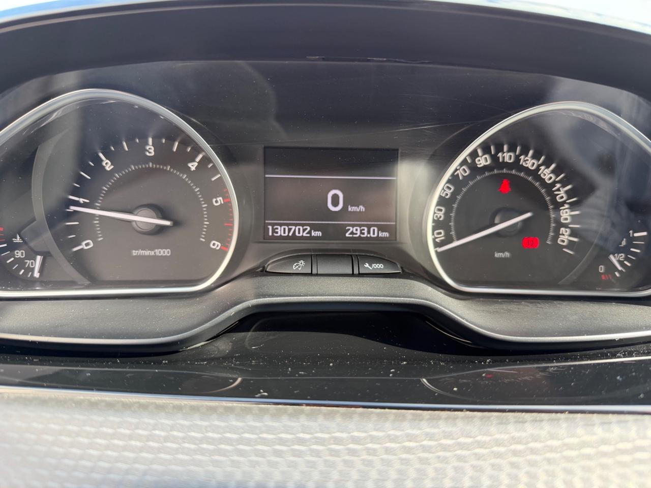 Peugeot 208 1.6 BlueHDi 100cv 5p. Allure GR. OPACO