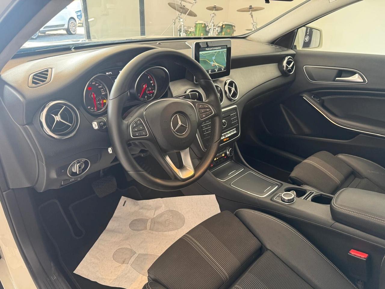 Mercedes-benz GLA 200 d Sport TETTO - 2017