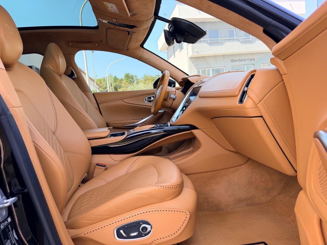 Aston Martin DBX in garanzia