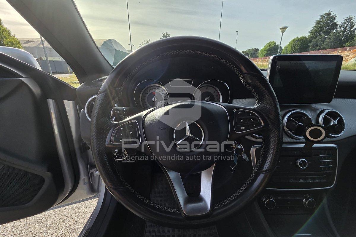 MERCEDES CLA 220 d Automatic Premium Dark Night