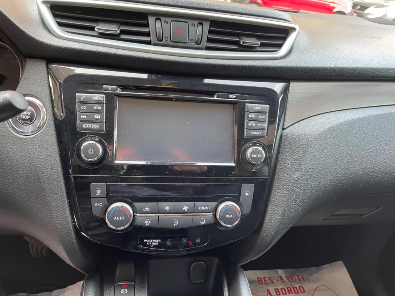 Nissan Qashqai 1.5 dCi N-Connect " TETTO NAVY LED 360"