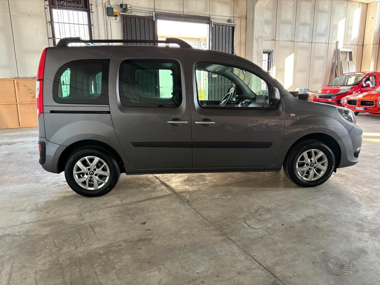 Renault Kangoo 1.5 blue dci Limited 116cv AUTOVETTURA
