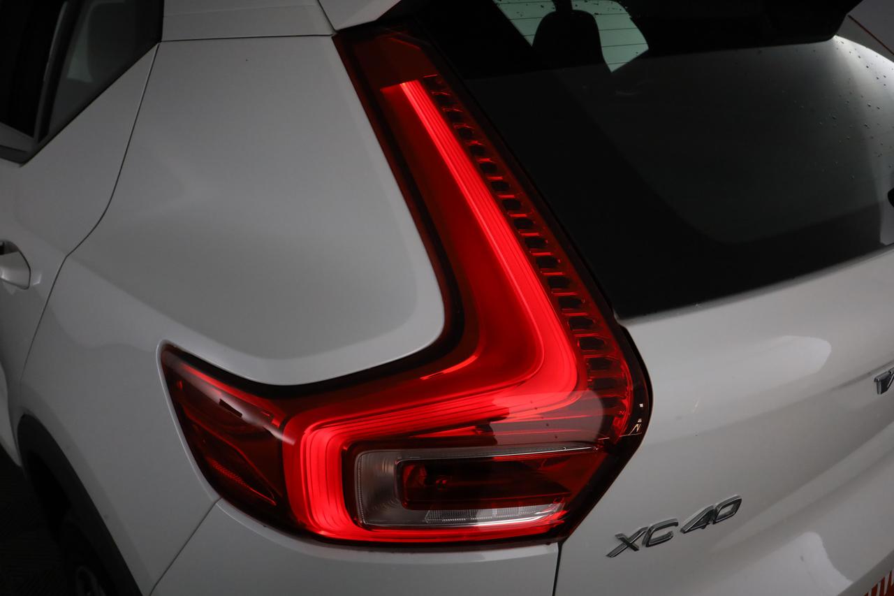 VOLVO XC40 (2017--->) XC40 B3 automatico Core