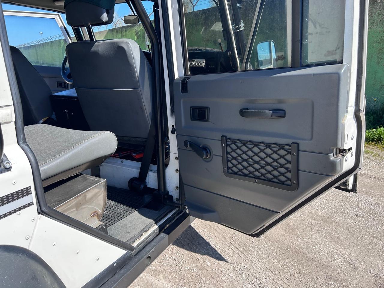 Land Rover Defender Fuoristrada