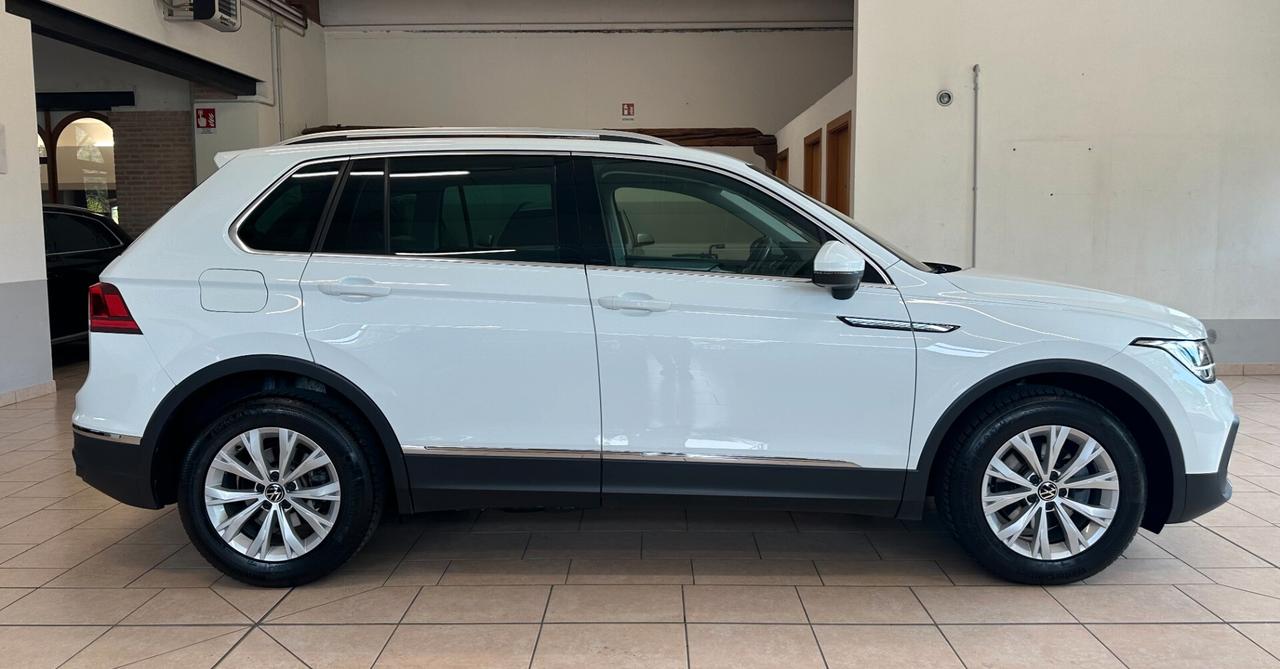 VOLKSWAGEN TIGUAN LIFE 2.0 TDI *NEOPATENTATI*CARPLAY*RADAR*