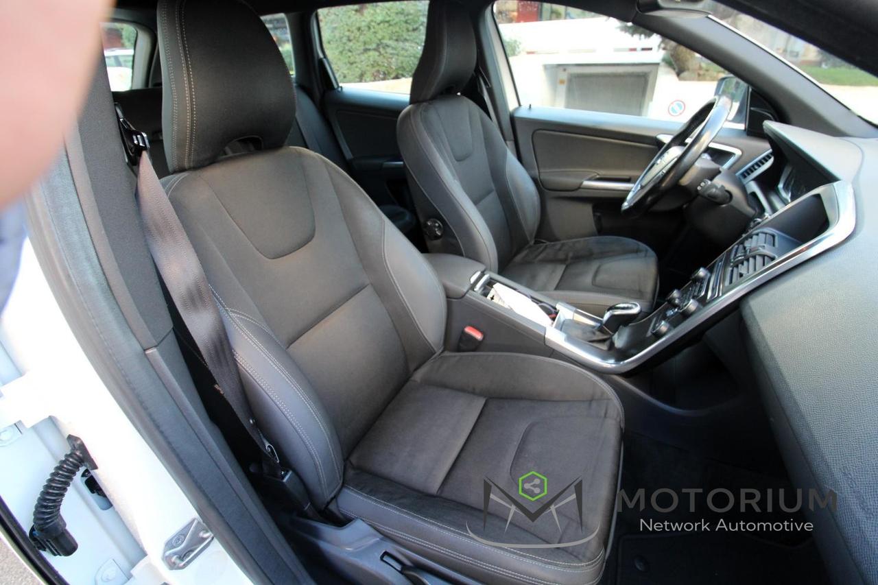 Volvo XC60 D3 Geartronic R-design Momentum