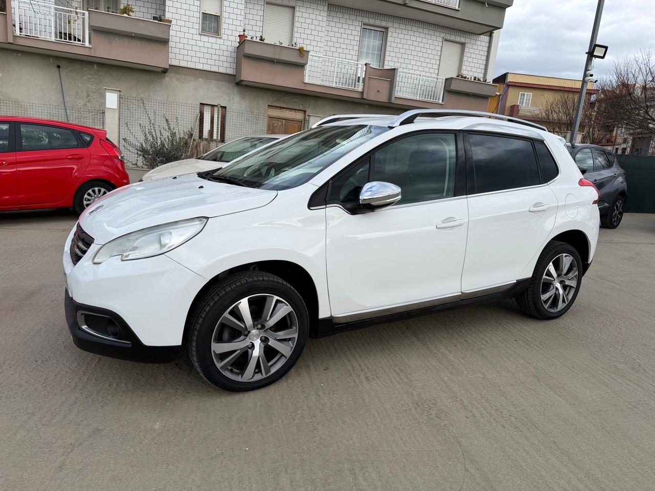 Peugeot 2008 1.6 e-HDi 115 CV Stop&Start Féline