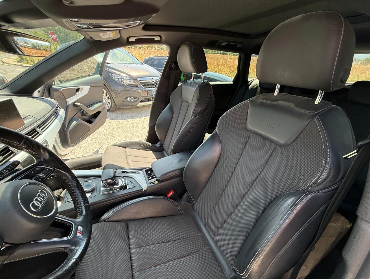 Audi A4 AVANT 2.0 TDI S-LINE