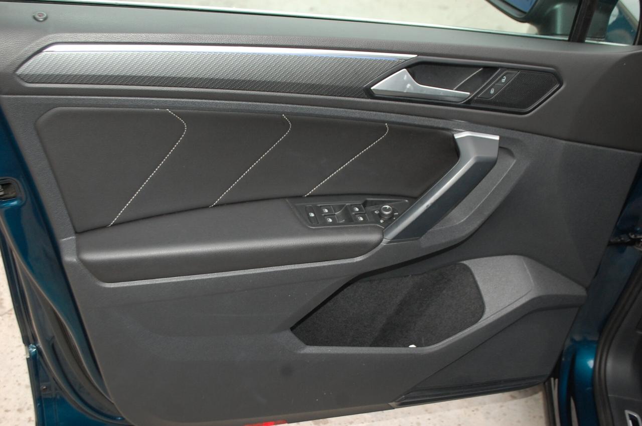 Volkswagen Tiguan 2.0 tdi R-Line 150CV dsg Uff Italy Navi Virtual