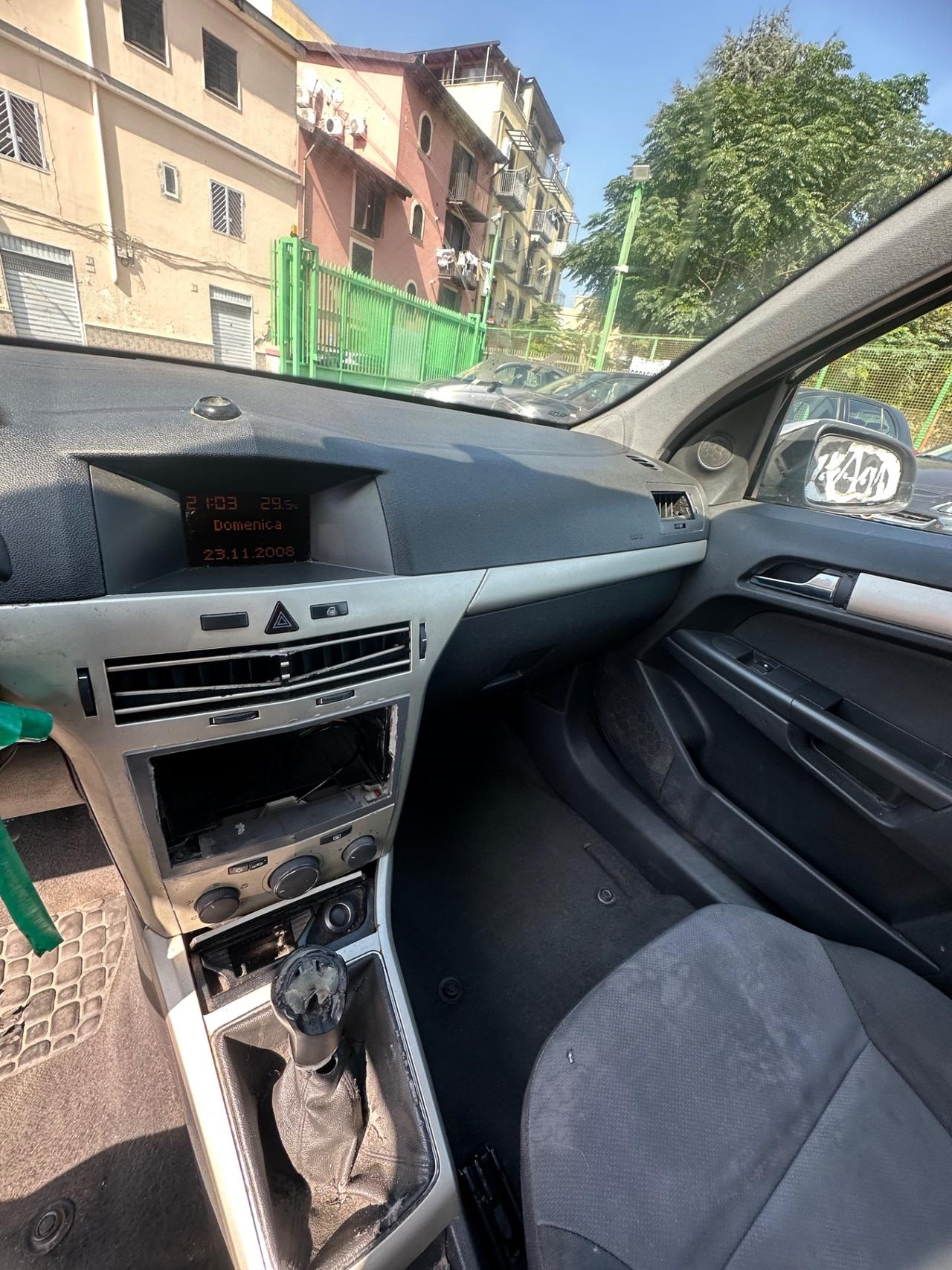 Opel Astra 1.6 T 16V 5 porte Cosmo