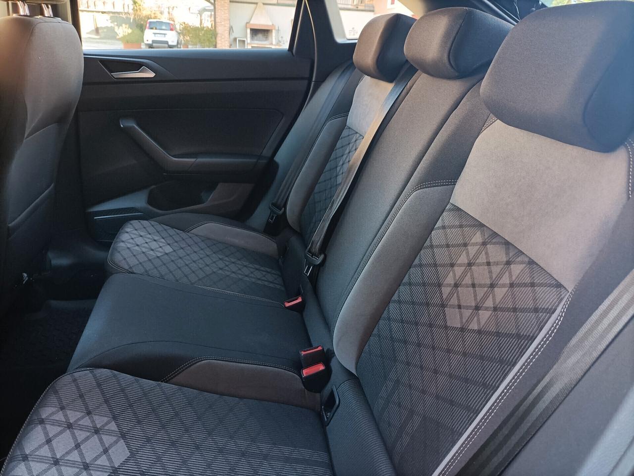 Volkswagen Taigo 1.0 TSI 110 CV DSG R-Line