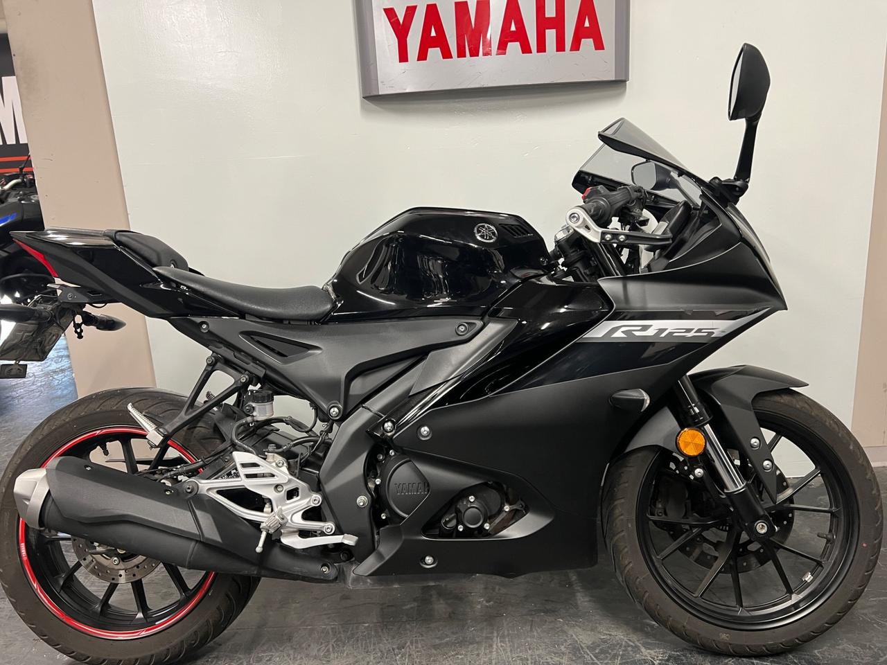 Yamaha YZF R125
