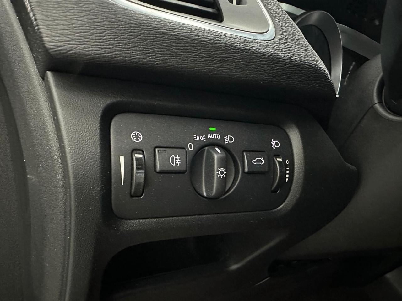 Volvo V40 V40 II 2012 1.6 d2 R-design Momentum