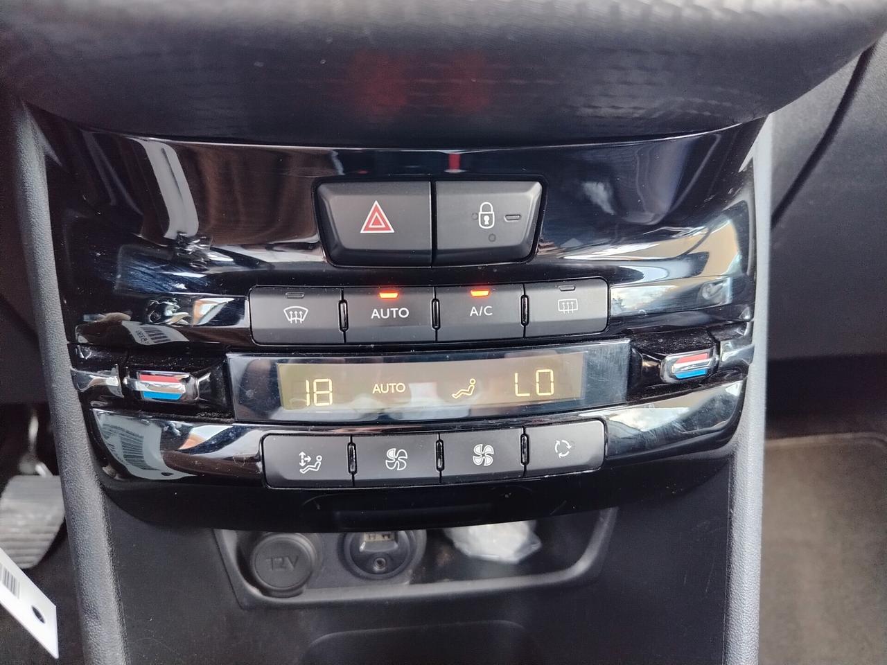 Peugeot 2008 BlueHDi 100 Allure